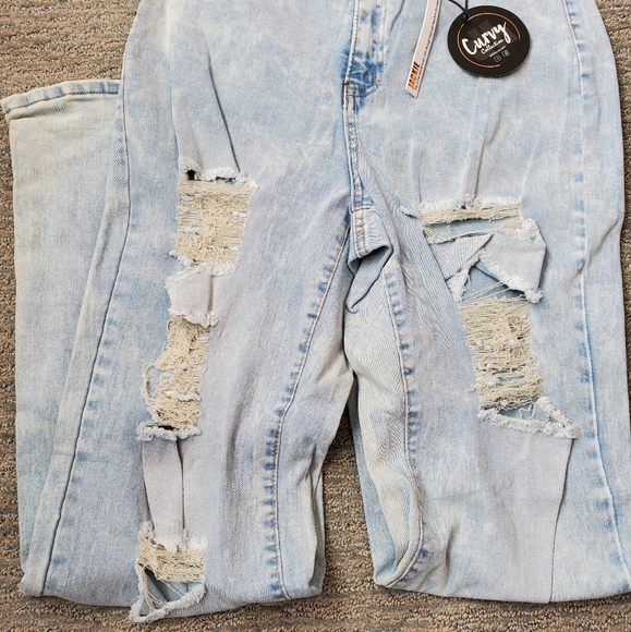 Dollhouse Jackie Curvy Collection Distressed Jeans - Picture 4 of 8